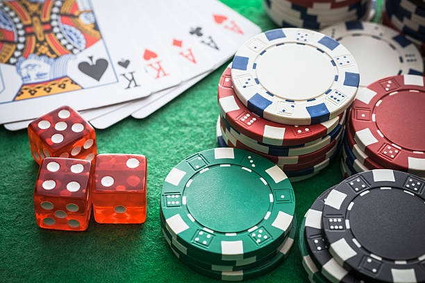 Close-up of live dealer dealing blackjack cards at sgp paito studio
